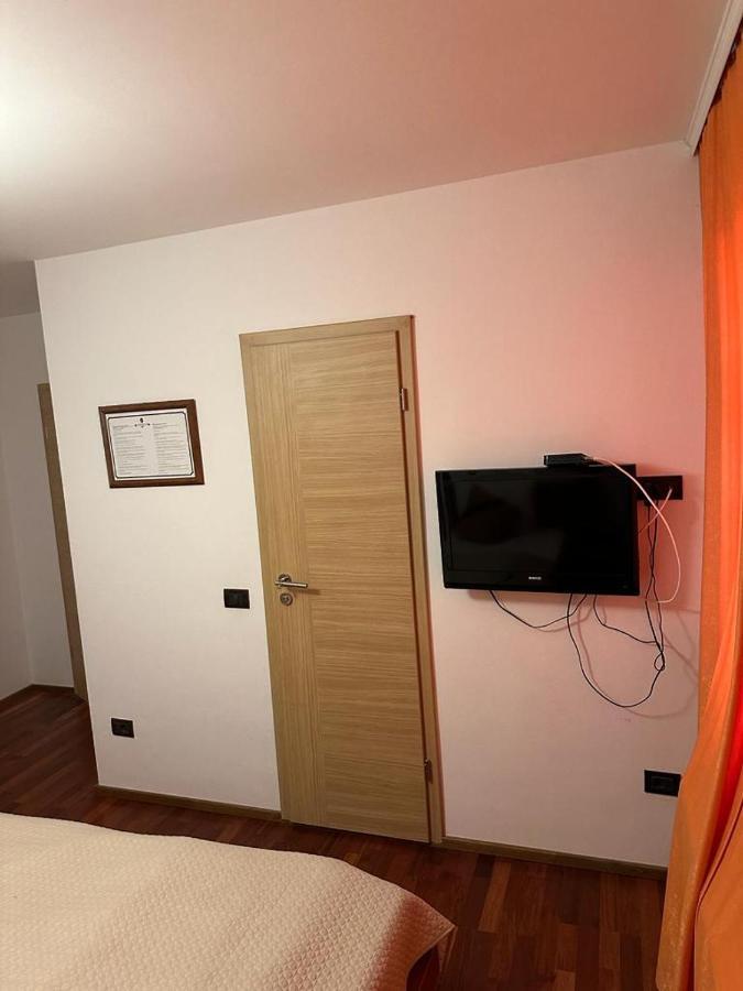 Apartments Prizreni מראה חיצוני תמונה